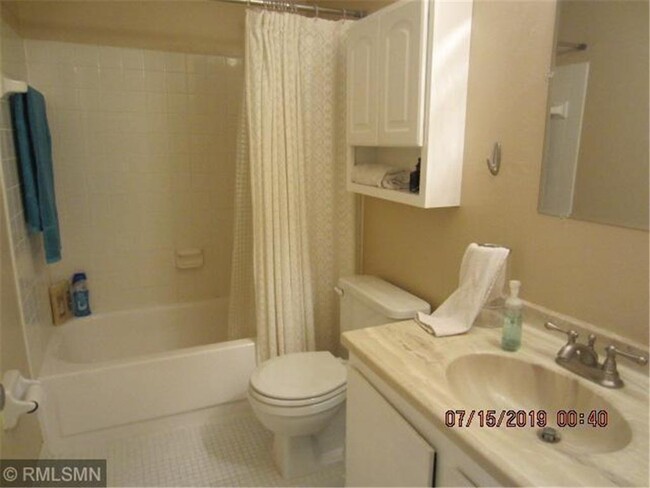 Building Photo - 1601 N Innsbruck Dr