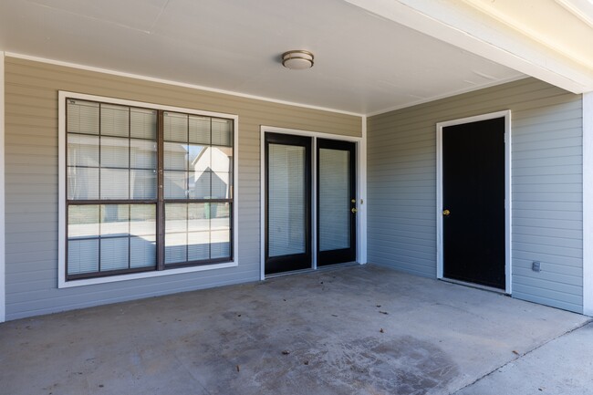 Building Photo - 2808 McDonald Ct SW
