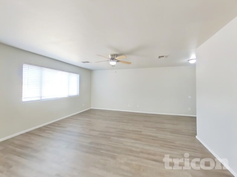 Building Photo - 4151 E Aragonite Ln