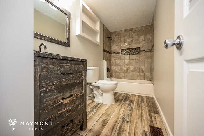 Building Photo - 1663 W Kemper Rd