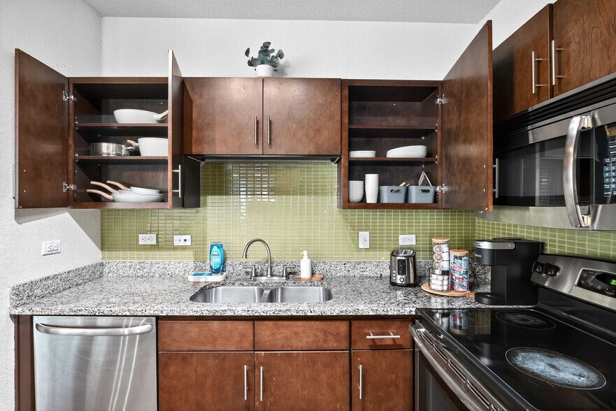 Building Photo - 800 W 26th St