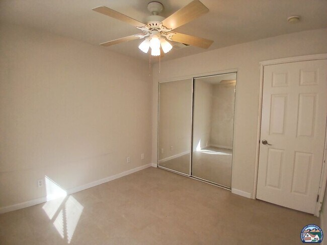 Building Photo - 2377 Sand Knoll Ave