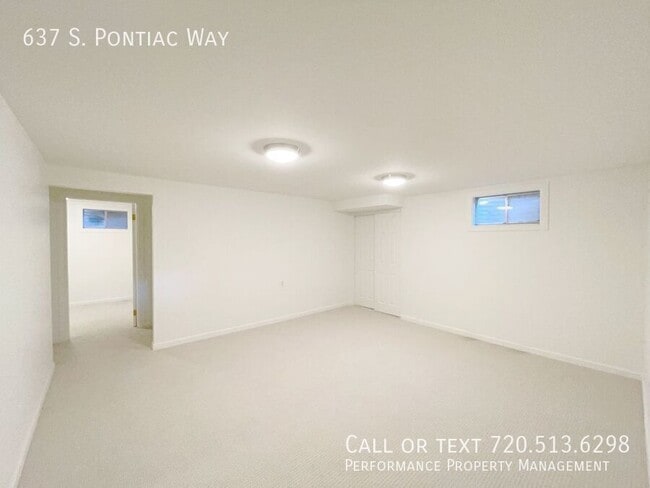 Building Photo - 637 S Pontiac Way