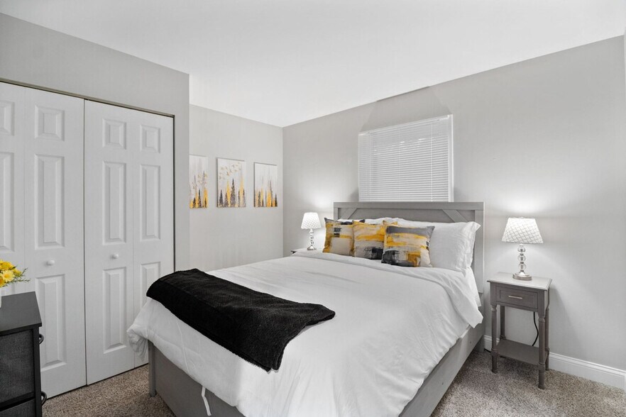 Building Photo - 12800 Terrace Ln