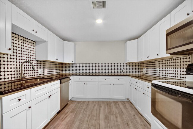 Building Photo - 5110 FM1765