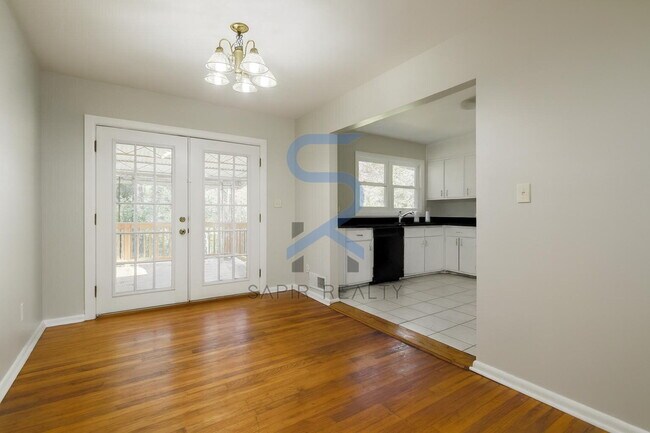 Building Photo - Move in before November 30th and choose your reward: a $250 Amazon Gift Card or a 55" Smart TV!