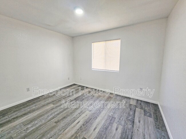 Building Photo - 670 Bourbon St