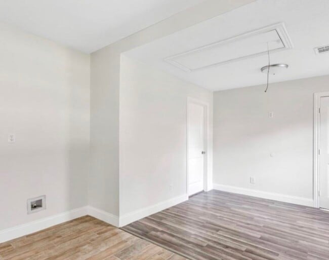 Building Photo - 116 Trahan St