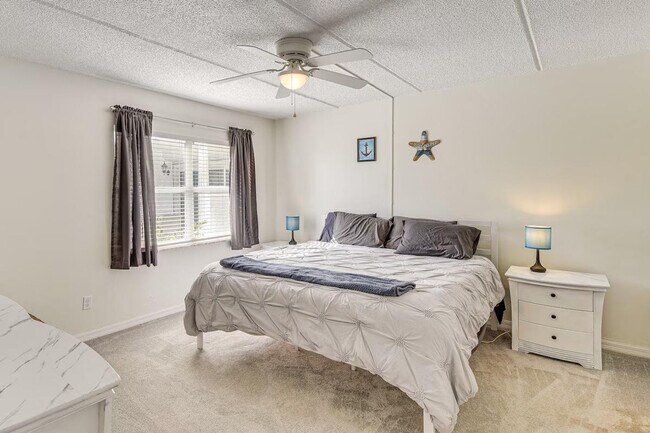 Building Photo - 1926 Ocean Shore Blvd