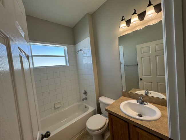Building Photo - Beautiful 3 bedroom home in Port Orange