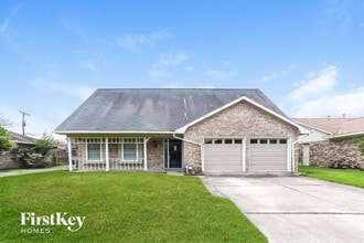 Building Photo - 2111 Savanna Ct N