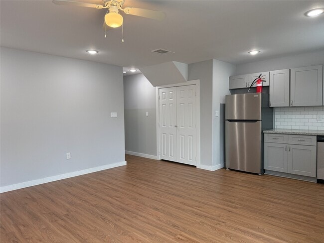 Building Photo - 6610 Haight St