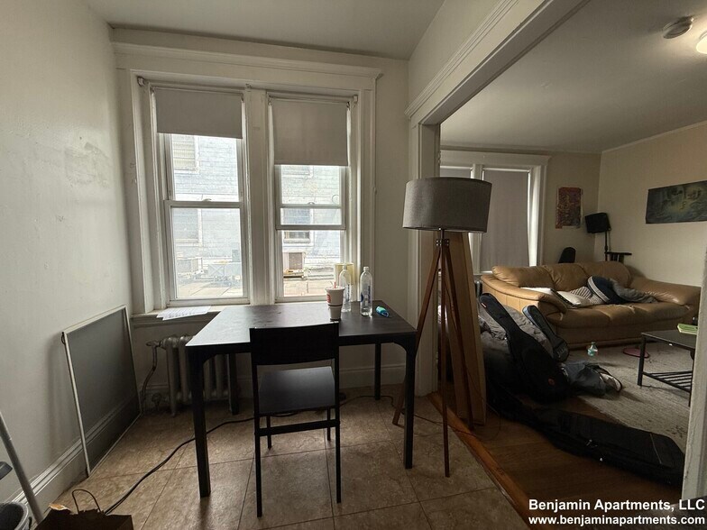 Building Photo - 1163 Boylston St