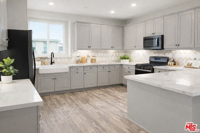 Building Photo - 713 Daniel Freeman Cir