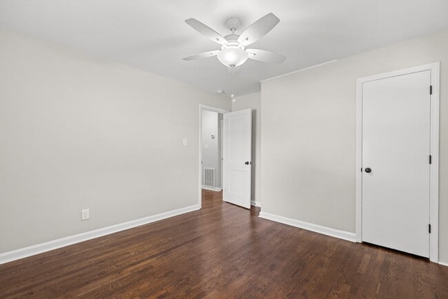 Building Photo - Adorable, Modern 3 Bedroom Ranch near Downtown Raleigh - Gorgeous finishes, open floorplan, updat...