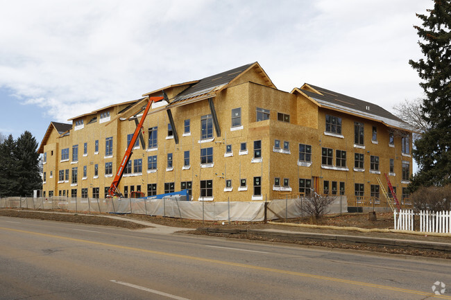 Building Photo - The Apex Apartments