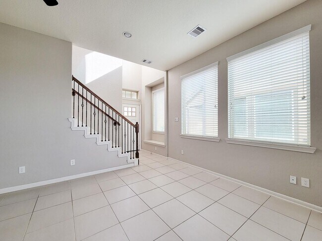 Building Photo - 219 Biltmore Loop