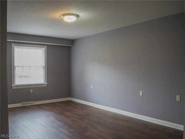 Building Photo - 9647 Market St