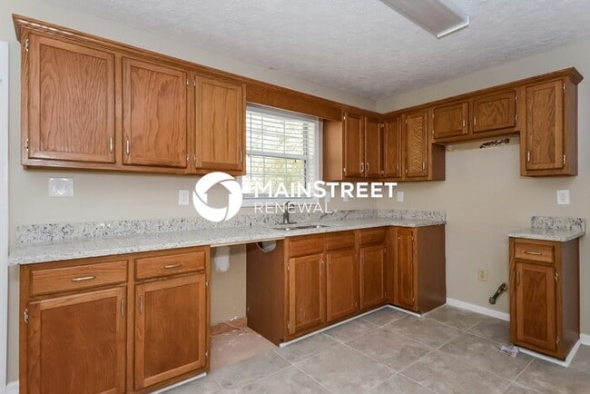 Building Photo - 4 Bedroom Pet-Friendly Home in McDonough, ...
