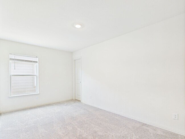 Building Photo - Single Story 4 bedroom