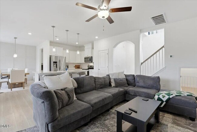 Building Photo - Earn Wealth While Leasing - Like a Homeowner - Lease to Own