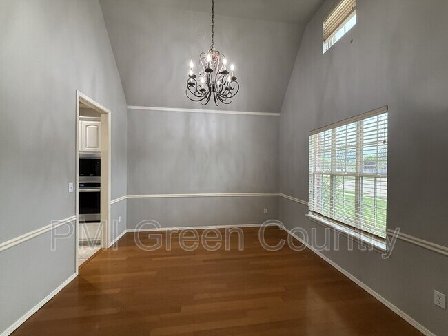 Building Photo - 4419 W Detroit Pl