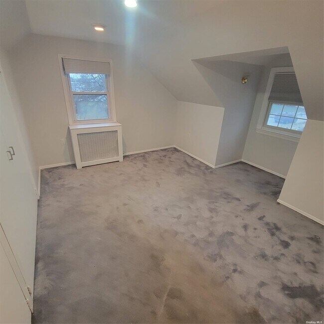 Building Photo - 619 Willis St