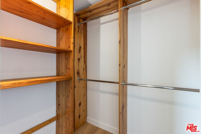 Building Photo - 3424 Primera Ave