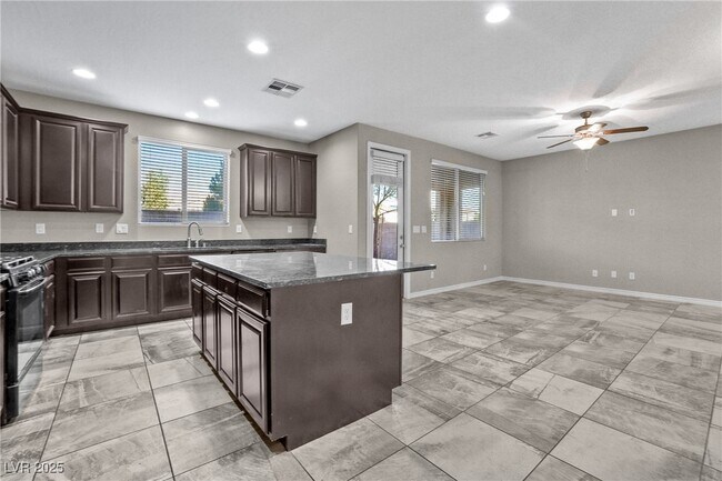 Building Photo - 12243 Loggeta Way