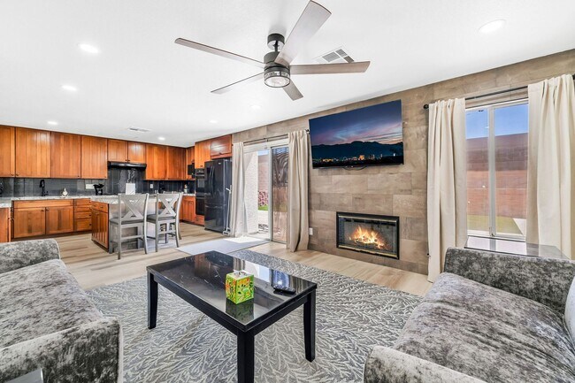 Building Photo - 104 Appian Way