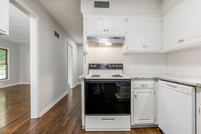 Building Photo - 9859 Connell Dr