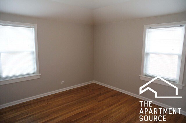 Building Photo - 4100 N Pontiac Ave