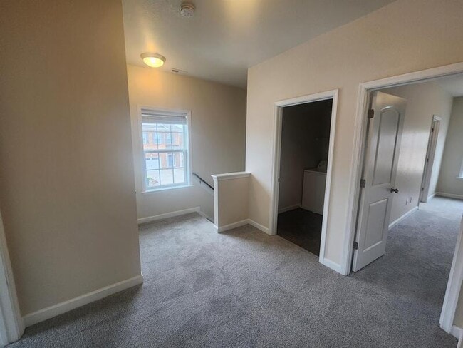 Building Photo - 1136 Winsford Ln