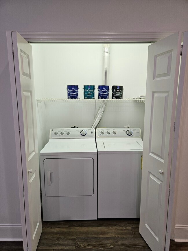 Building Photo - 102 Courthouse Dr