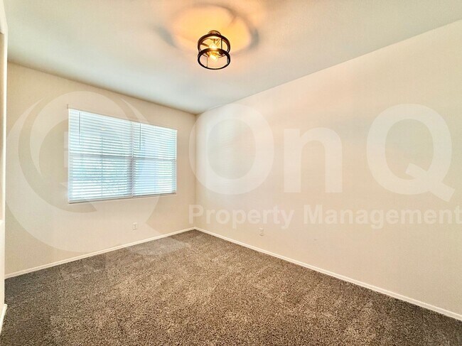 Building Photo - 3028 S 78th Dr