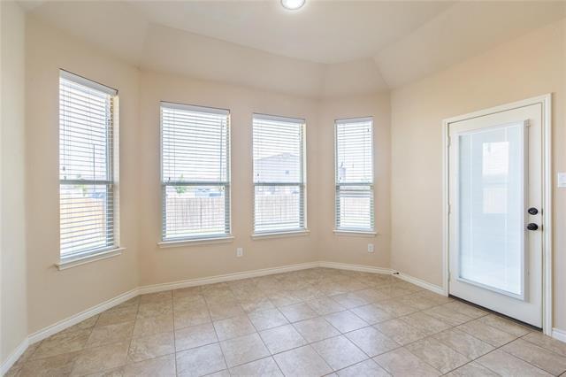 Building Photo - 637 Peach Ln