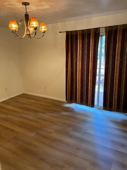 Building Photo - 259 Spruce Ln