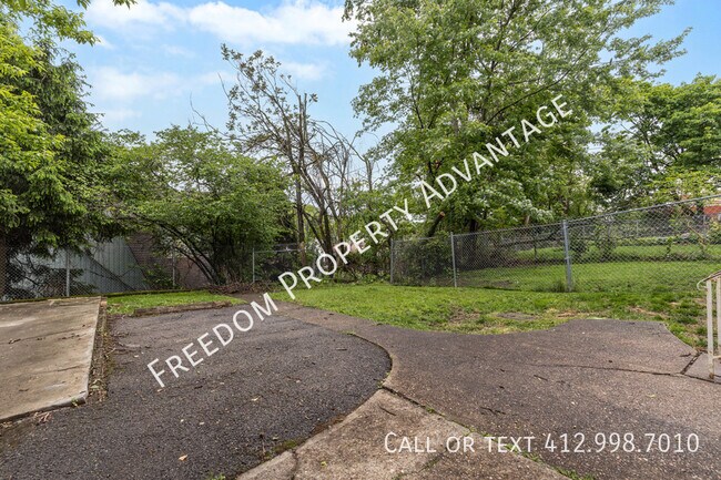 Building Photo - 122 Secane Ave