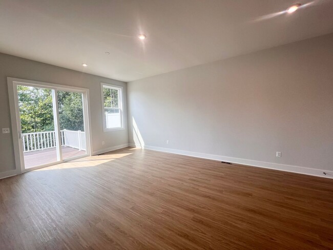 Building Photo - 1606 Koch Ct