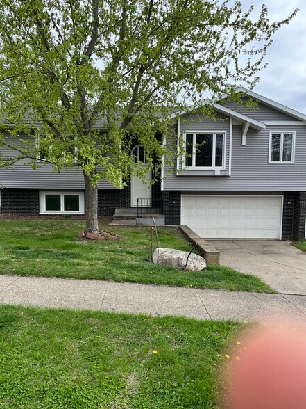 Primary Photo - 9104 Summit Dr