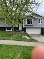 Building Photo - 9104 Summit Dr