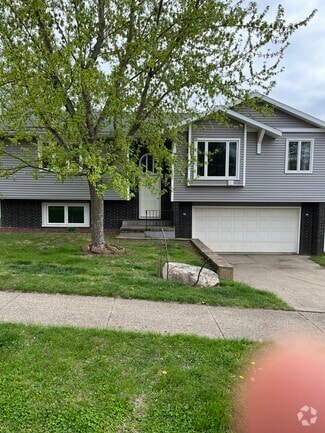 Building Photo - 9104 Summit Dr