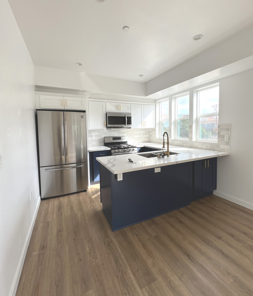 Kitchen - 2318 W 2nd St