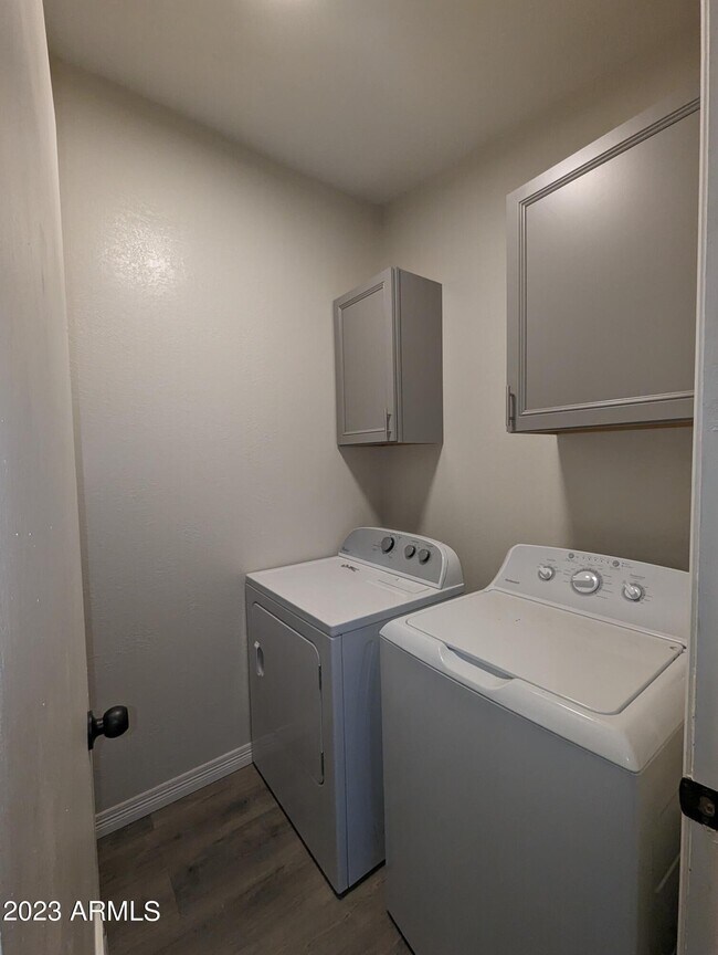 Building Photo - 22455 N Royd Rd