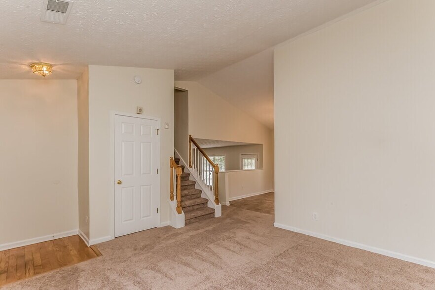 Building Photo - 4169 Riverbank Ct