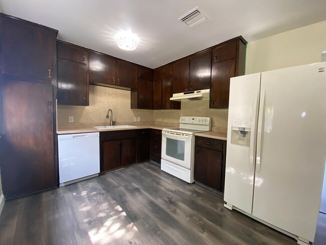 Building Photo - 2609 W Griffith Way