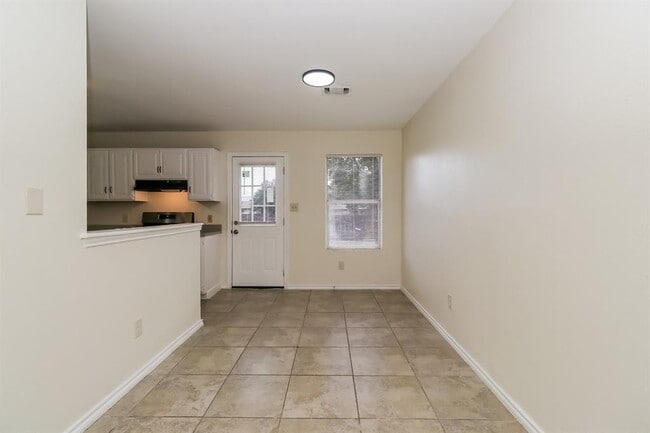 Building Photo - 11612 Gemmer St