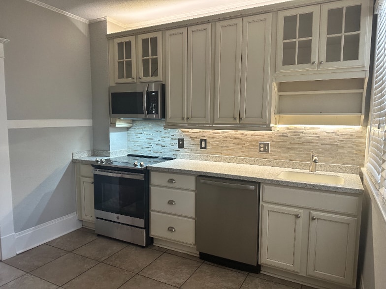 Building Photo - 2259 Post St