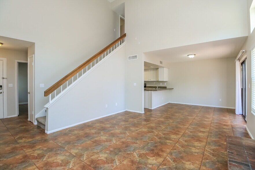 Building Photo - 1755 E Javelina Ave