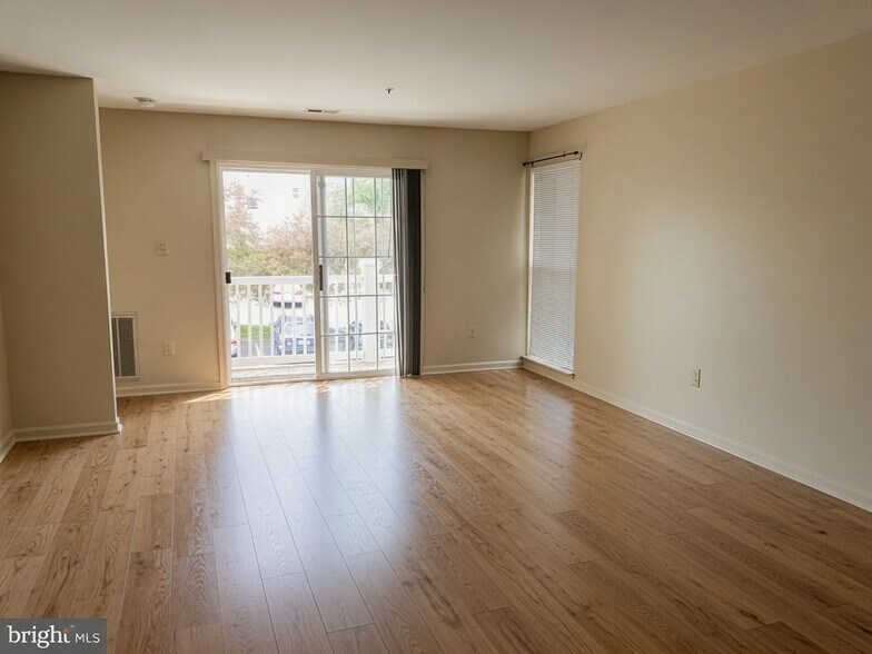 Building Photo - 2502 Driftwood Ct